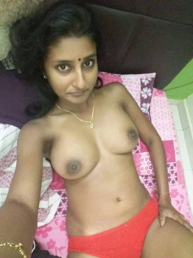 Indian Bhabhi nude selfie photos