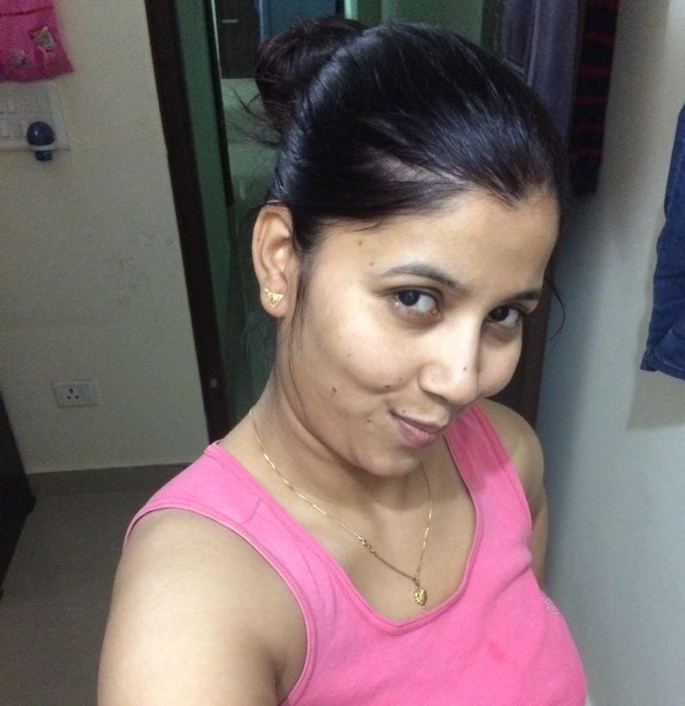 Sexy Bhabi nude pics collection