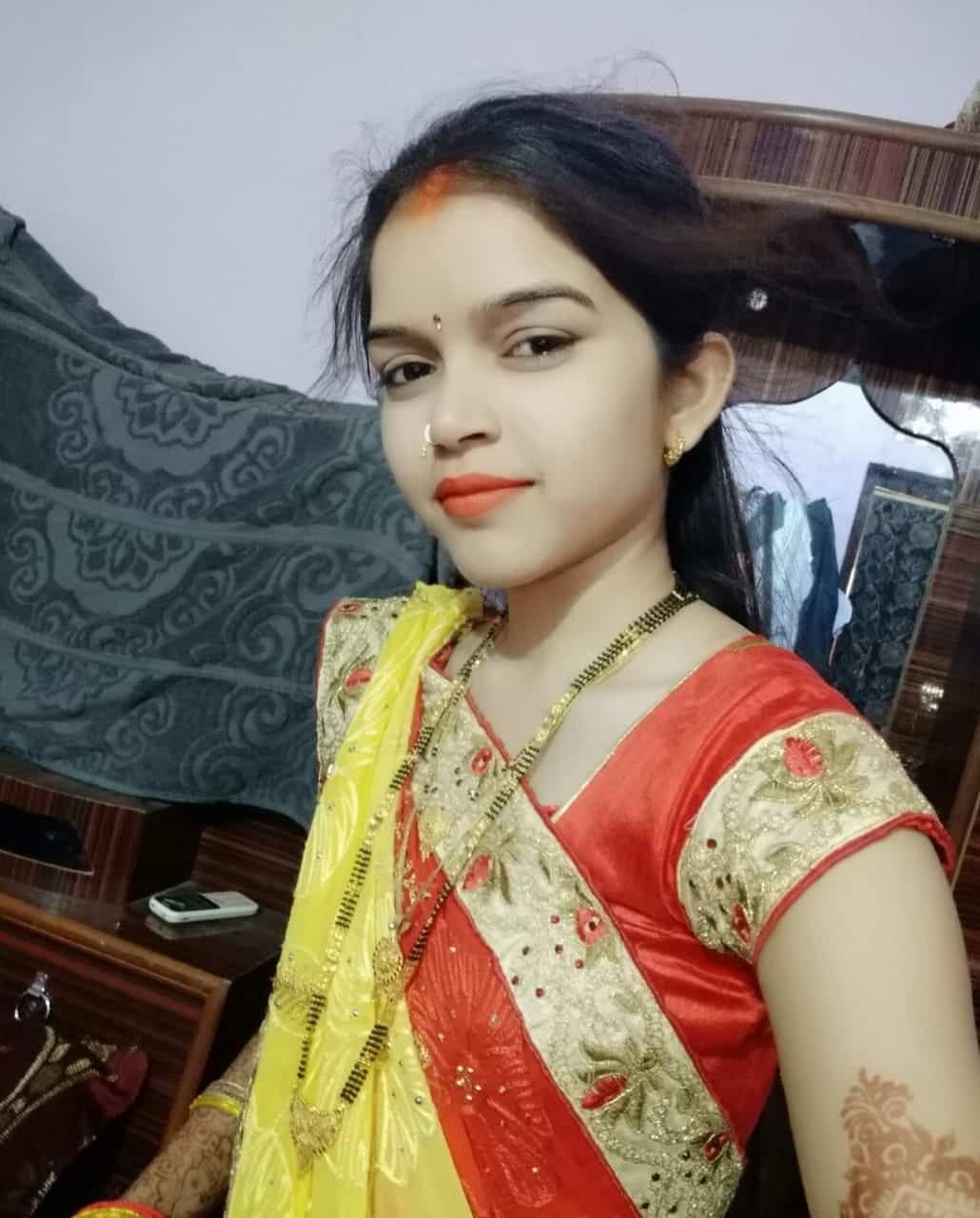 Newly married bhabhi sex photo going viral in Indian porn sites