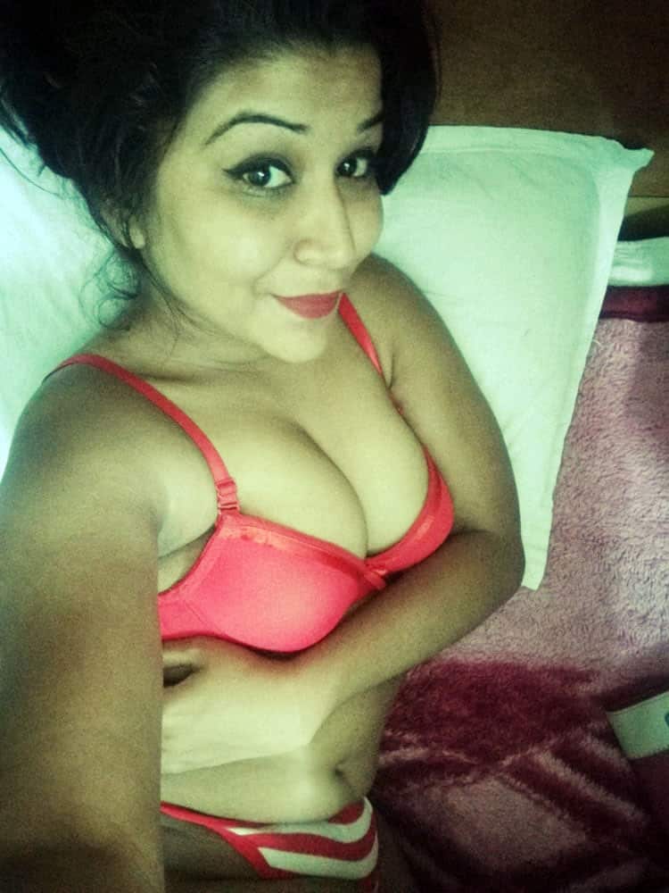 Sexy Desi Bhabhi hot Desi nude photos