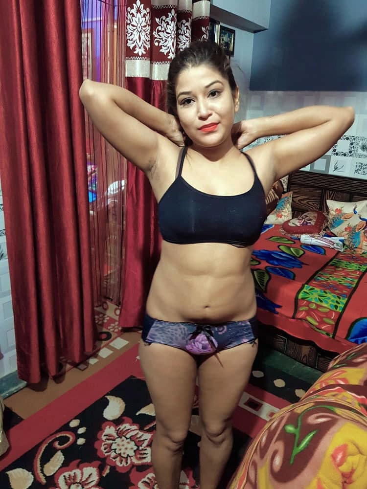 Sexy Desi Bhabhi hot Desi nude photos