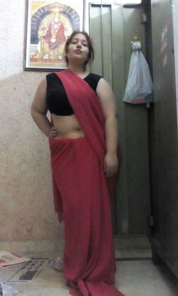 Sexy big ass Indian wife nude pics