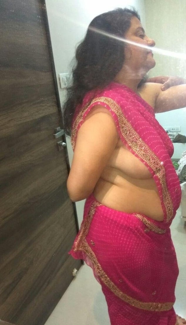 Big ass Indian MILF nude pics