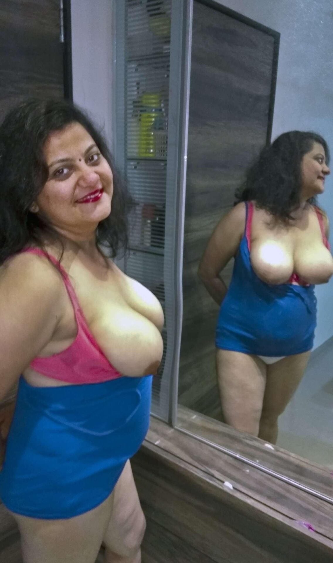 Big ass Indian MILF nude pics