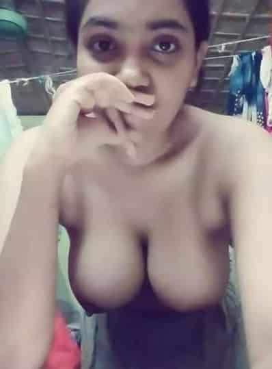 Big boobs Desi girl hot pics