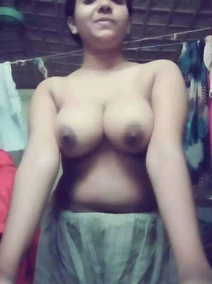 Big boobs Desi girl hot pics
