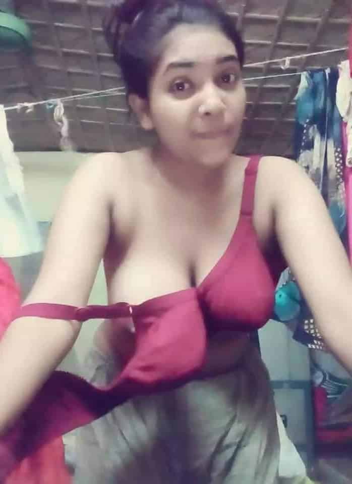 Big boobs Desi girl hot pics