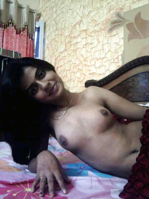 Sexy Indian bhabhi Shalini stripping naked for hubby