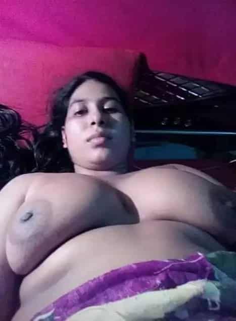 Big boobs Bangla Bhabhi nude photos
