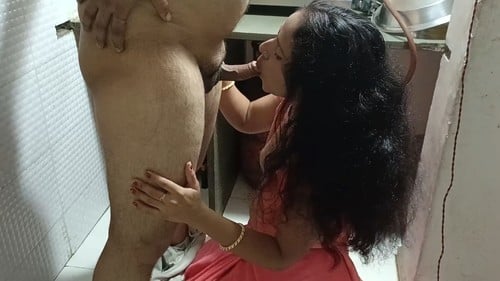 Punjabi bhabhi blowjob sex in kitchen