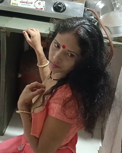 Punjabi bhabhi blowjob sex in kitchen