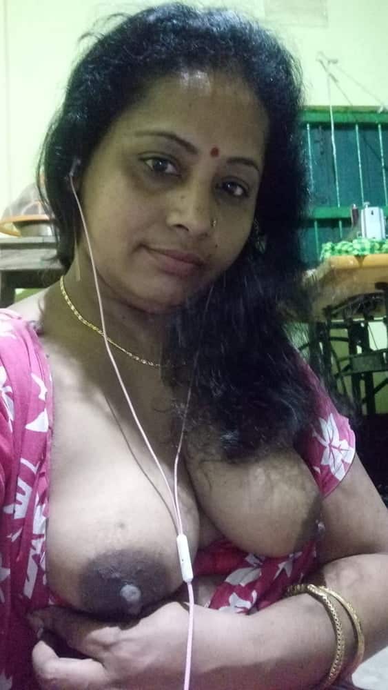 Sexy south Indian Bhabhi nude pics