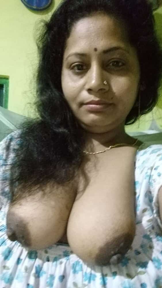Sexy south Indian Bhabhi nude pics
