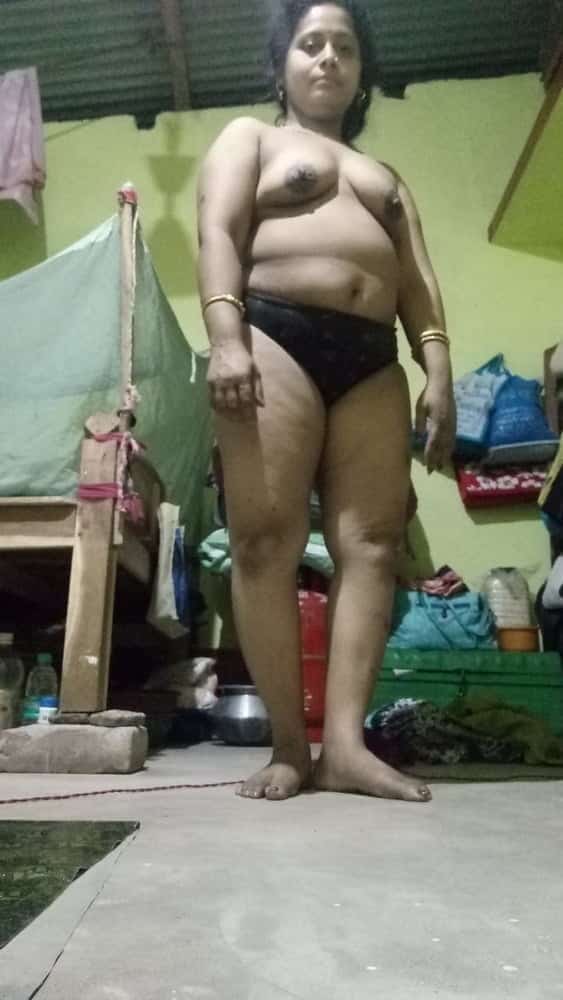 Sexy south Indian Bhabhi nude pics