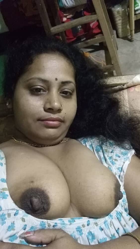 Sexy south Indian Bhabhi nude pics