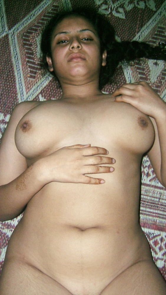 Punjabi Bhabhi nude pics before and after pregnancy