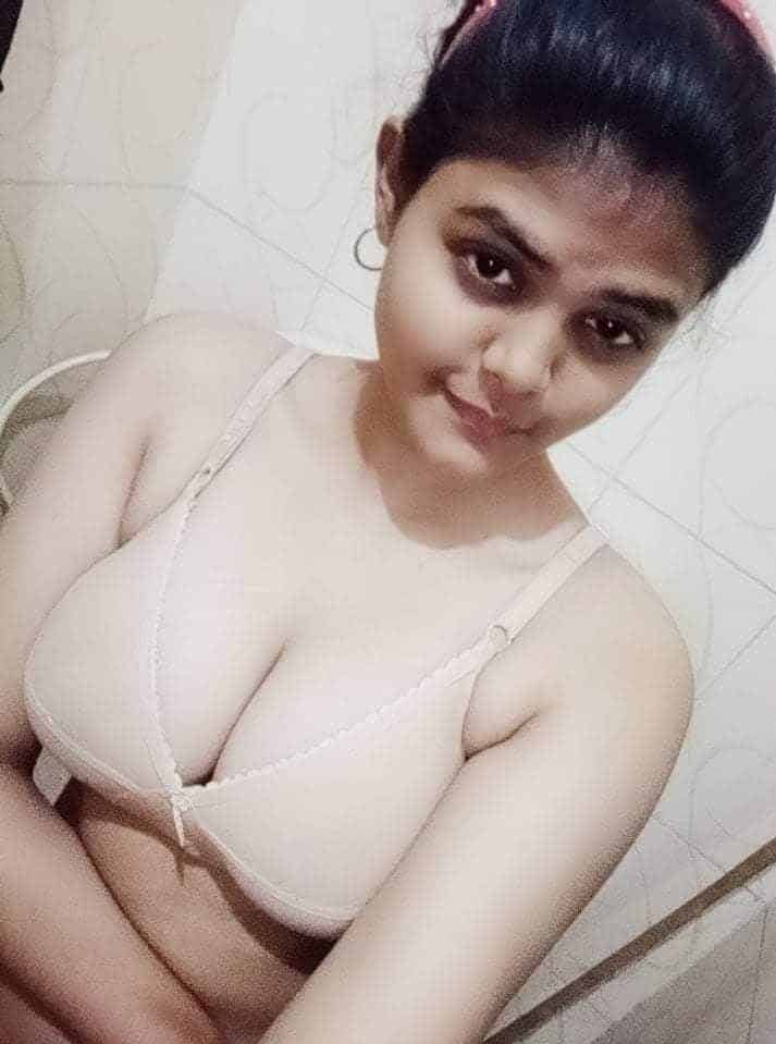Big boobs Bengali girl nude photo exposure