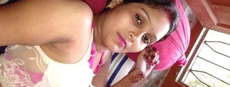Village Bhabhi nude bath pics
