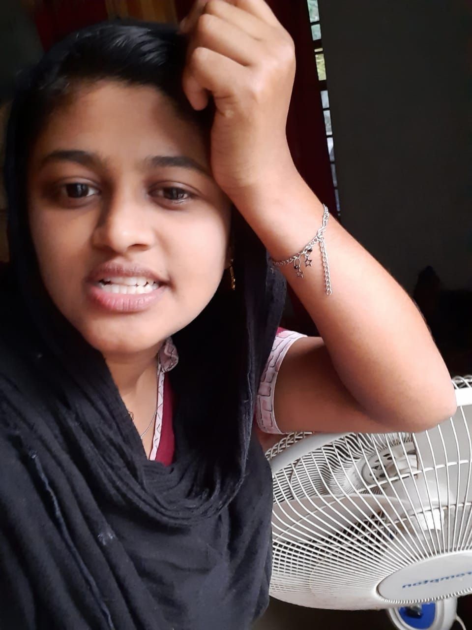 Big boobs Indian girl cute nude photos