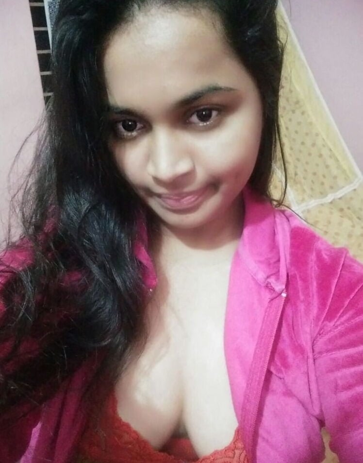Booby Indian teen seducing huge boobs pics