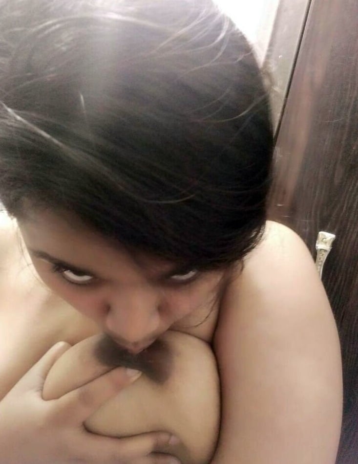 Booby Indian teen seducing huge boobs pics
