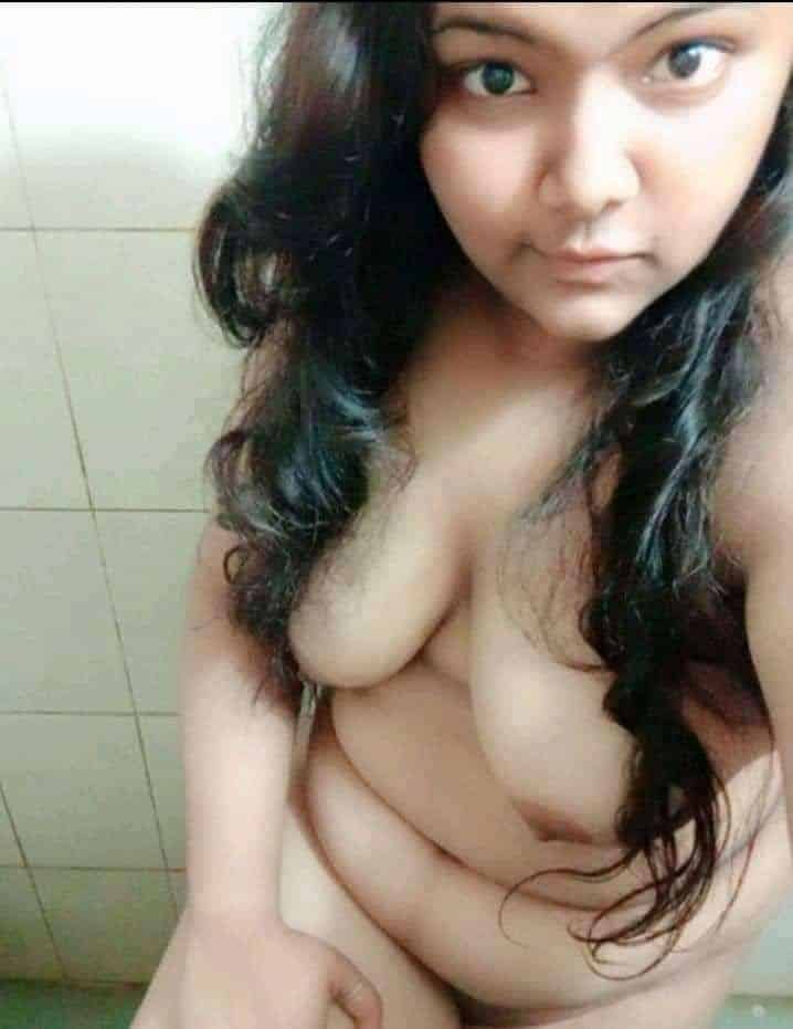 Busty Bangladeshi beauty flaunting her huge boobs on cam