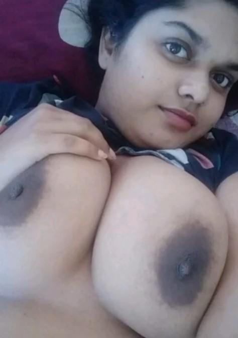 Busty Bangladeshi girl pics