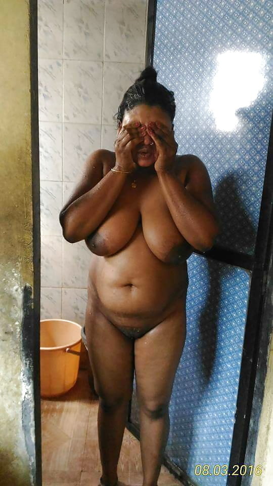 Big booby Desi aunty pics