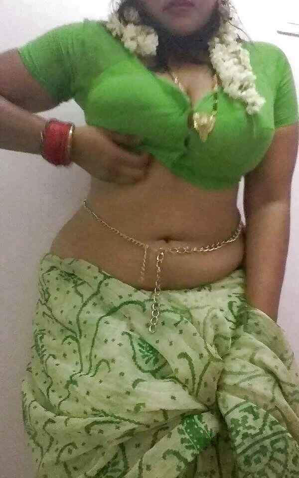 Busty unsatisfied Bhabhi big boobs photos