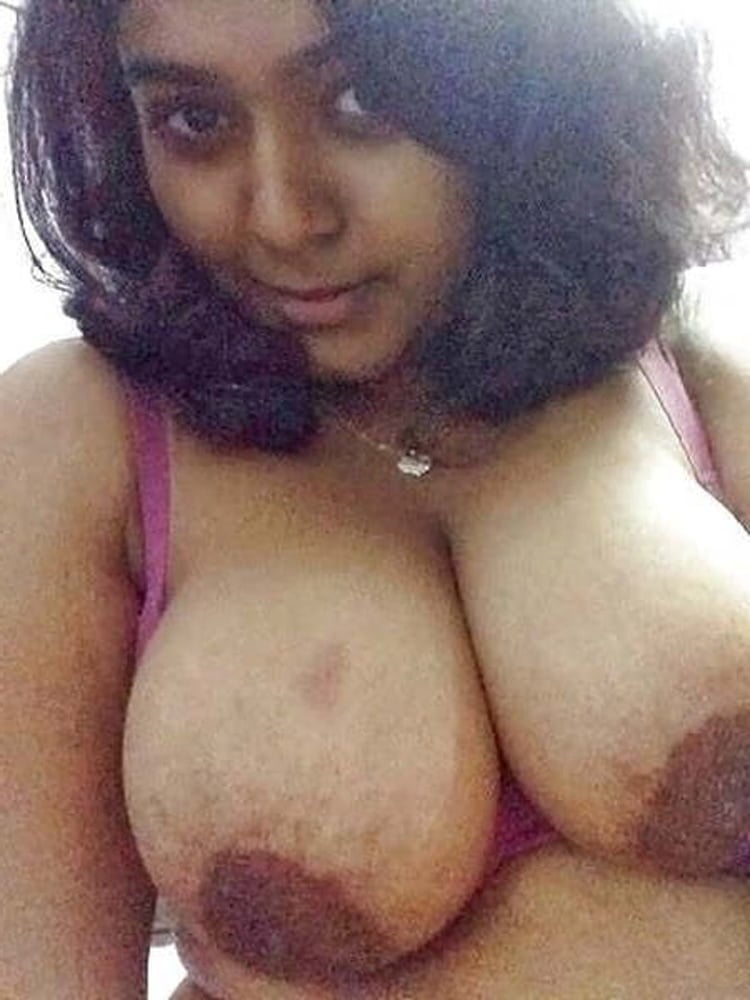 Desi girl showing her big tits