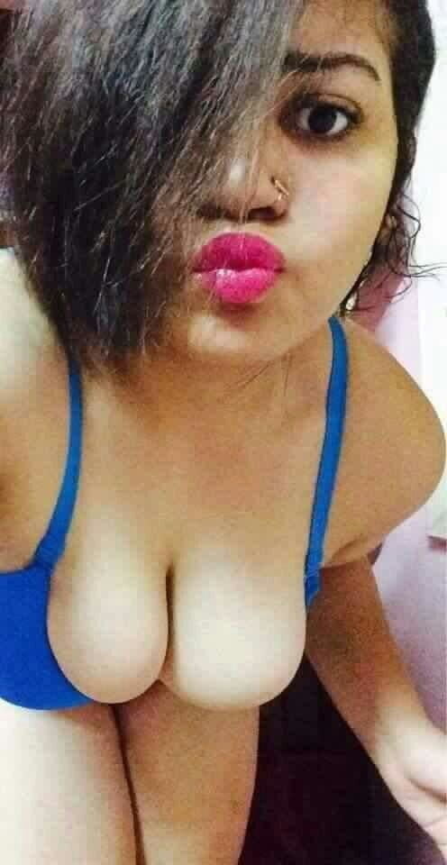 Busty wife sexy pics leaked online