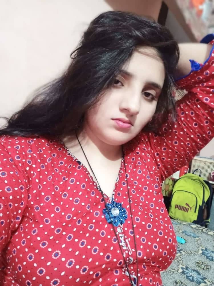 Beautiful sexy Pakistani girl photos