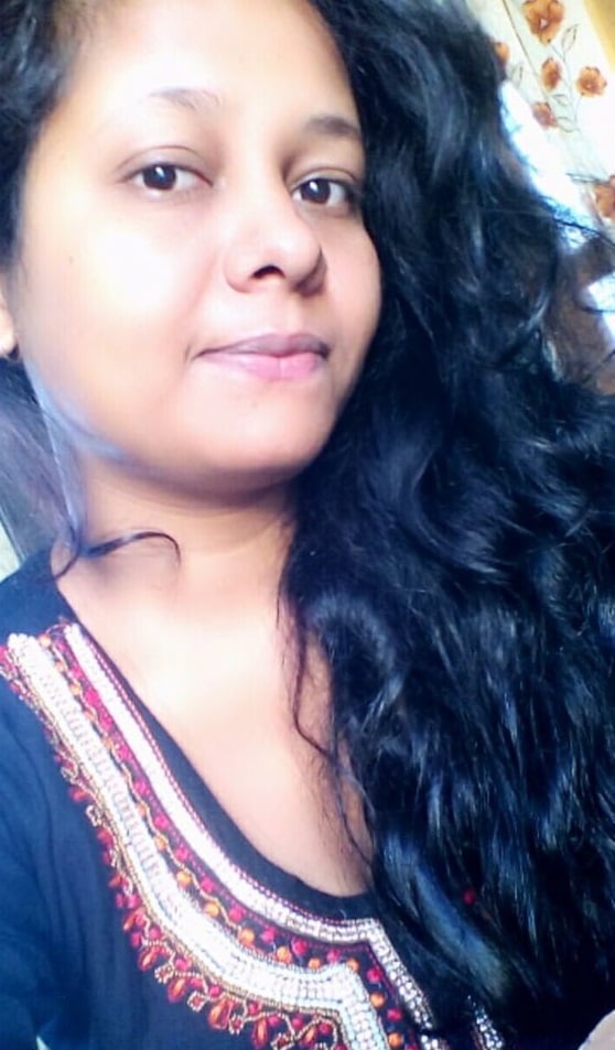 Desi big boobs girl topless selfie photos