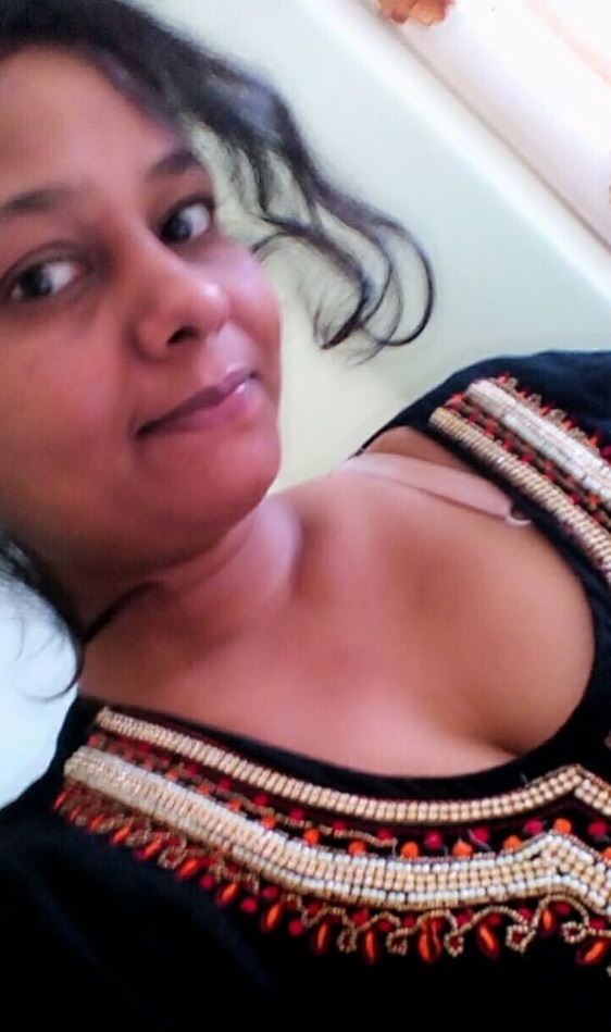 Desi big boobs girl topless selfie photos