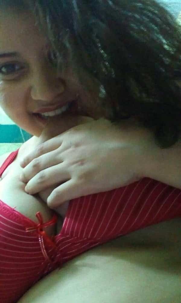 Hot Bangladeshi girl pics online