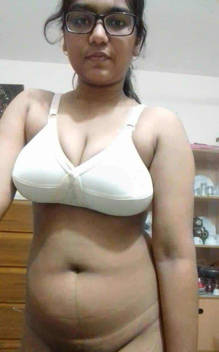 Bengali hot sexy booby girl topless photos