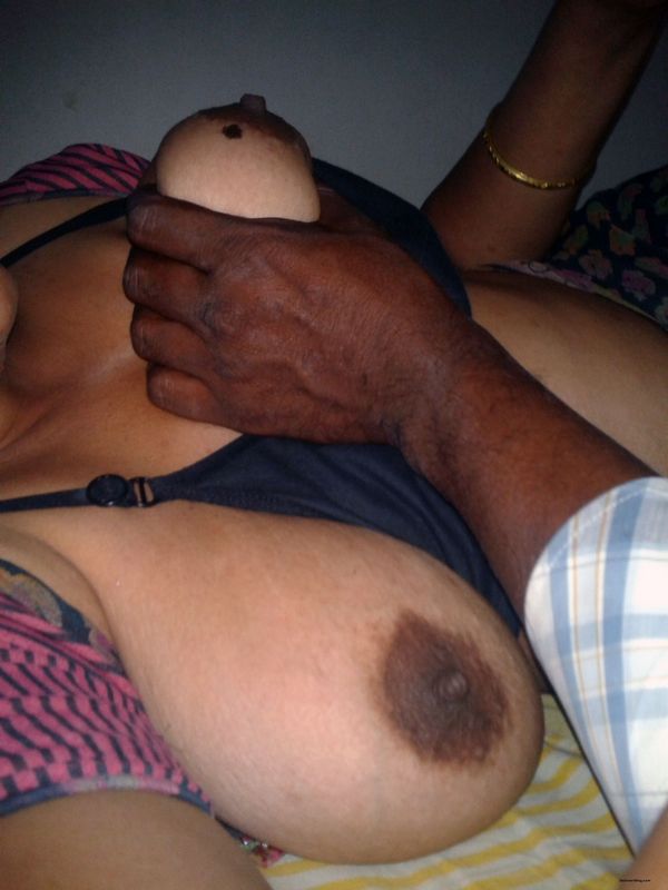 Sexy desi Indian aunties big boobs pressed during sex!