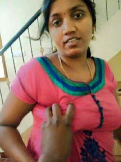 Sexy desi Indian aunties big boobs pressed during sex!