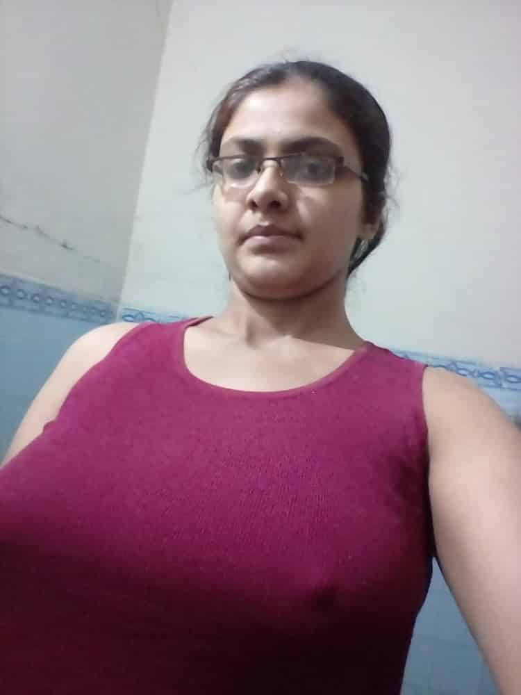 Busty Paki GF pics collection goes live