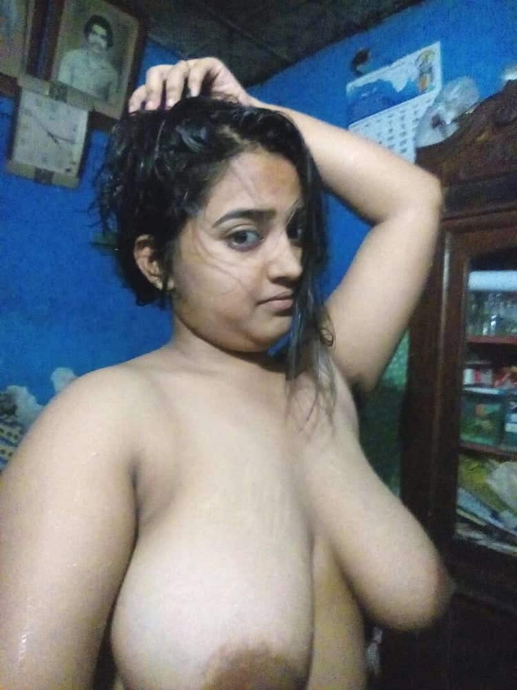 Desi busty girl nude pics shared on the net