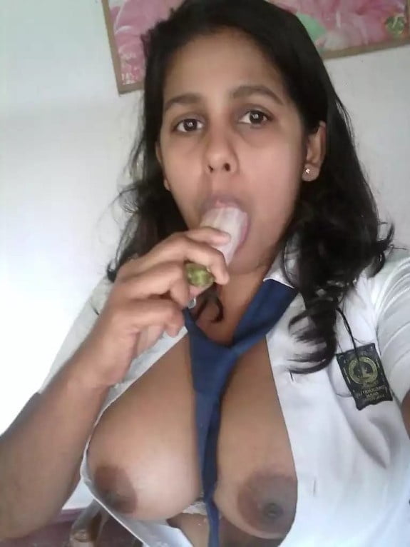 Sexy Indian boobs show on selfie cam