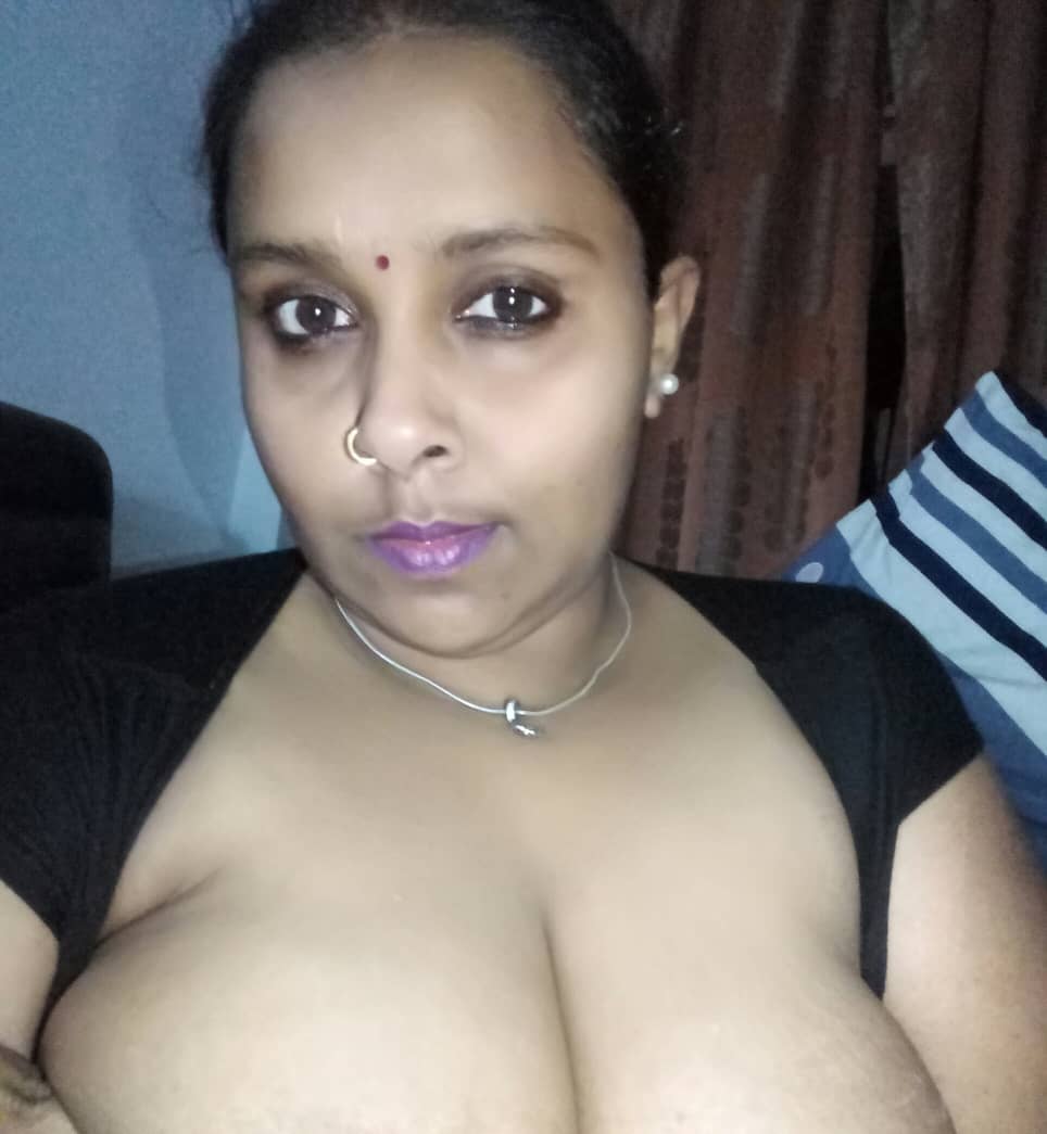 Hukka Bhabhi nude photos