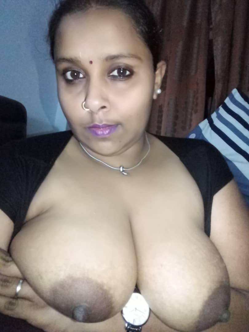 Hukka Bhabhi nude photos