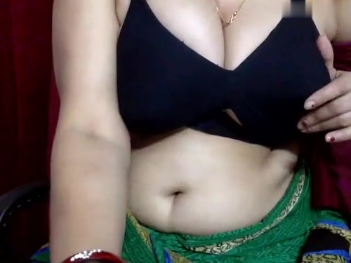 Indian big boobs mom hairy pussy fingering photos