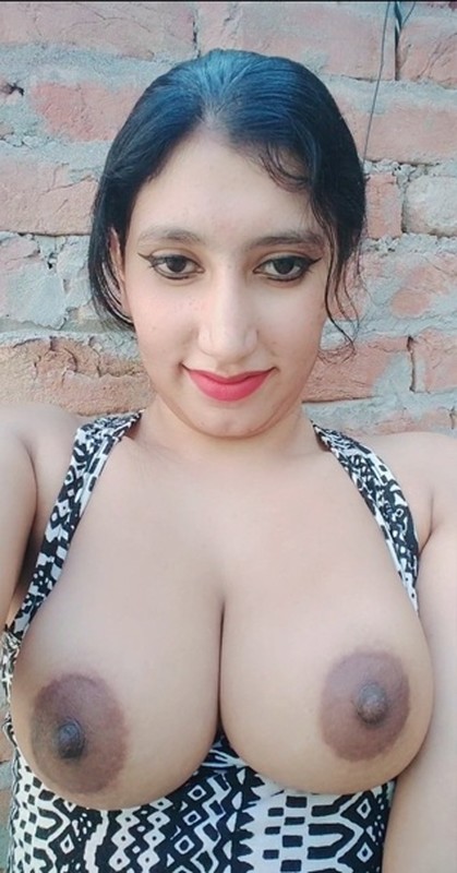 Pathan wife topless big boobs showing pics