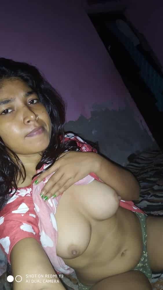Desi girl leaked nudes selfie photos
