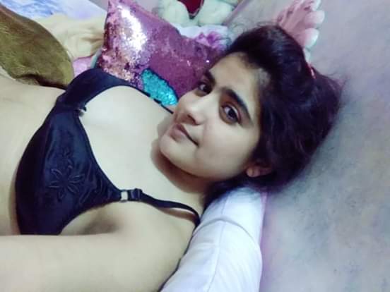 Pakistani girl topless photo collection