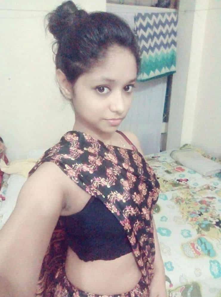 Leaked sexy Desi beauty hot selfies
