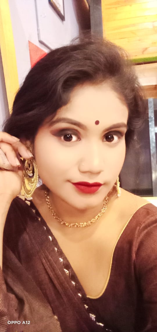 Naughty sexy chubby Desi girl pics