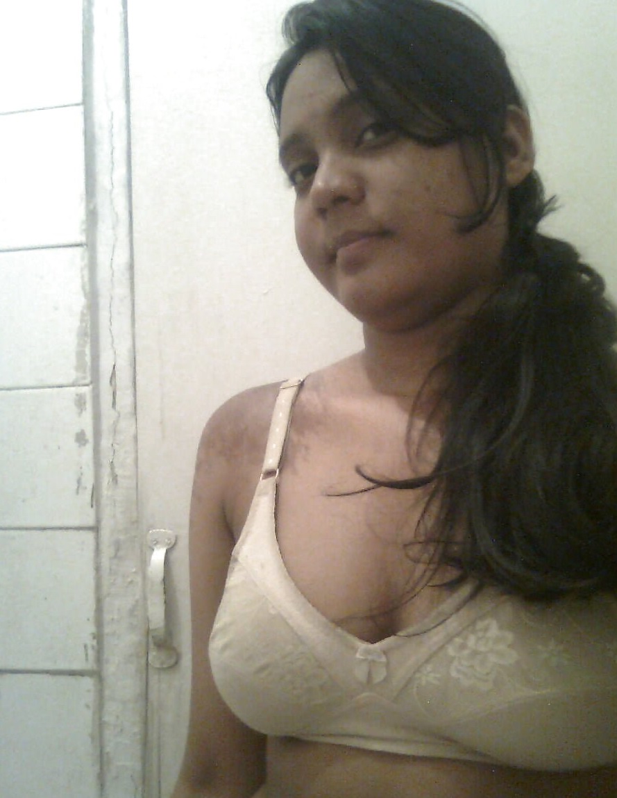 Desi college girl leaked selfies